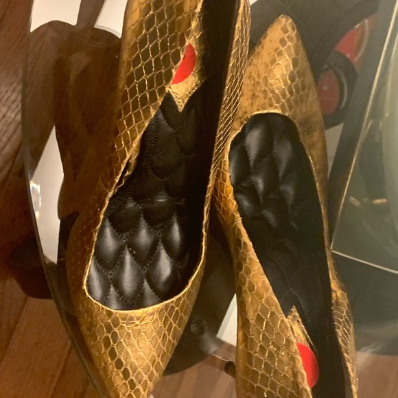 Gold Snake - Picture 8 of 12